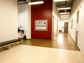 Холл в ILAC Vancouver