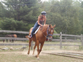 Студенты Onondaga Camp занимаются конным спортом