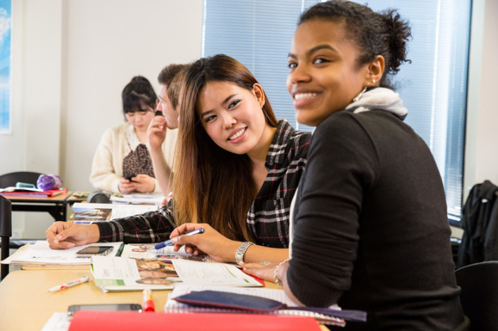 Студенты Embassy English Auckland на занятиях