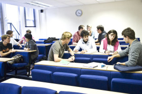 Студенты Badminton School на занятиях