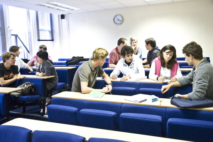 Студенты Badminton School на занятиях