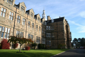 Здание школы Barnard Castle School