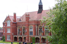 Здание школы Bedford School