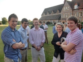 Студенты Bradfield College