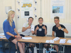 Студенты Bradfield College