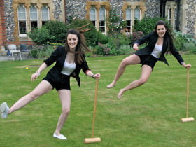 Студенты Bradfield College