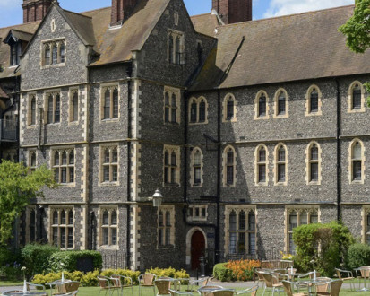 Здание Brighton College