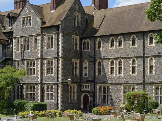 Здание Brighton College