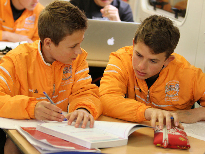 Студенты Buckswood School