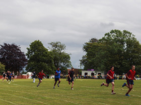 Студенты Buckswood School занимаются бегом