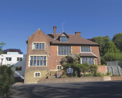 Здание Cambridge Tutors College