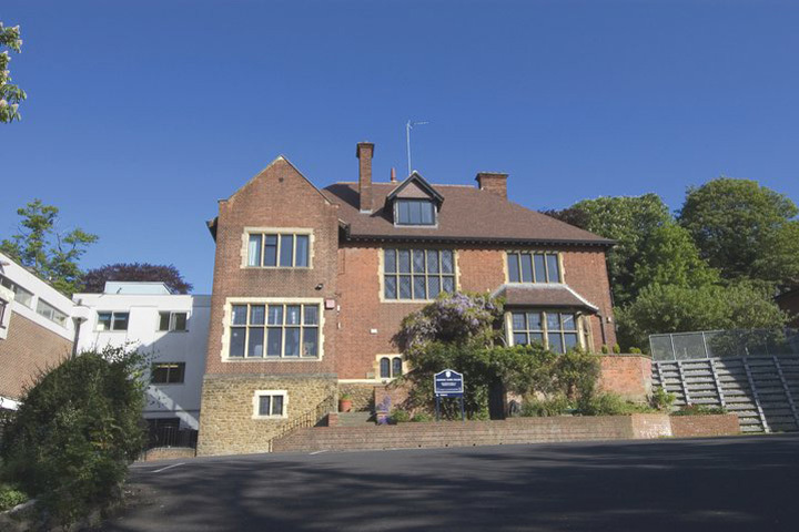 Здание Cambridge Tutors College