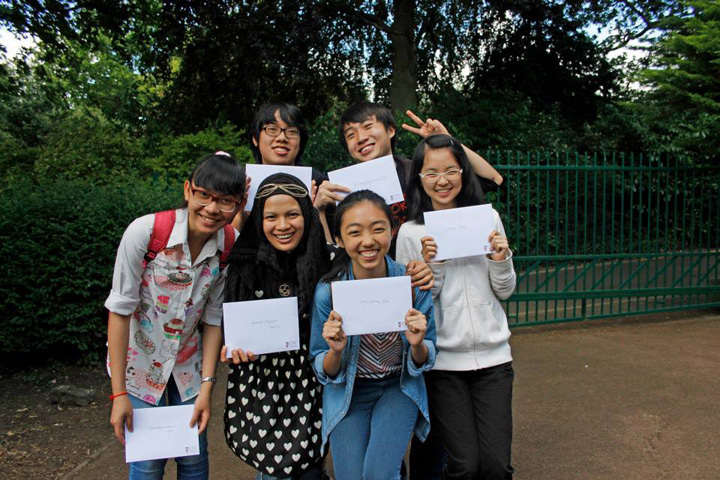 Студенты Cambridge Tutors College