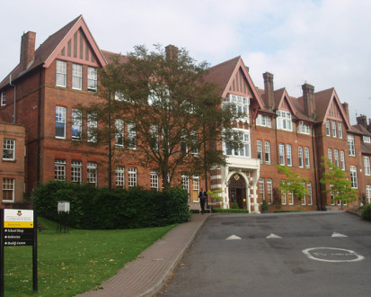 Здание Caterham School