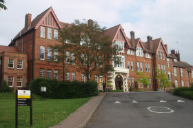 Здание Caterham School