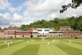 Спортивная площадка в Caterham School