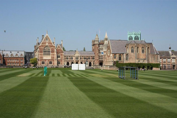 Здание Clifton College