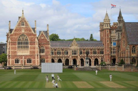 Здание Clifton College