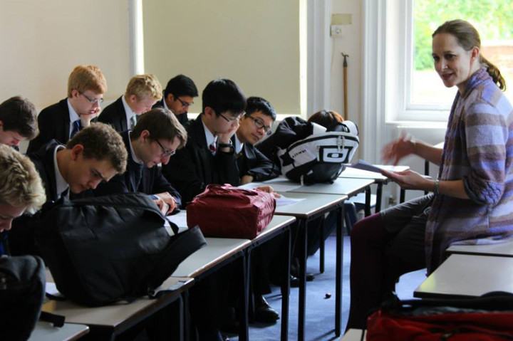 Студенты Dulwich College на занятиях