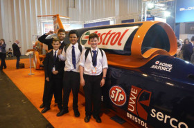 Студенты Dulwich College на экскурсии в музее