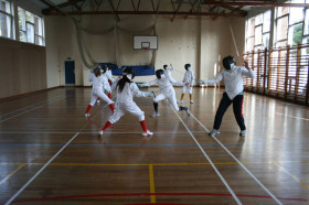 Студенты Eastbourne College занимаются фехтованием