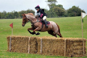 Студенты Eastbourne College занимаются конным спортом