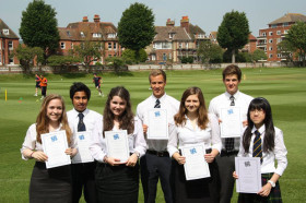 Студенты Eastbourne College