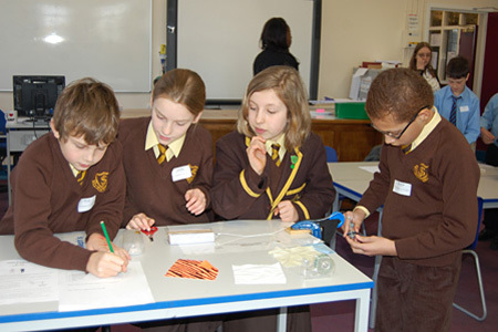 Студенты Haileybury College на занятиях