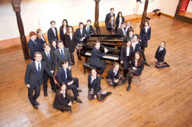 Студенты Haileybury College на занятиях музыкой
