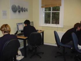 Студенты Harrow school на занятиях