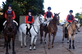 Студенты Hurspierpoint College занимаются конным спортом