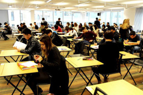 Студенты INTO City University London на занятиях