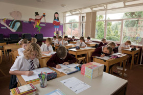 Студенты Kent College на занятиях