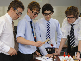 Студенты Lancing College на занятиях