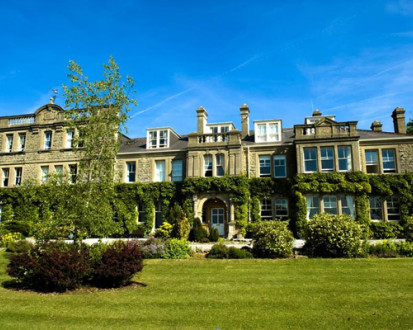 Здание Monkton Combe School
