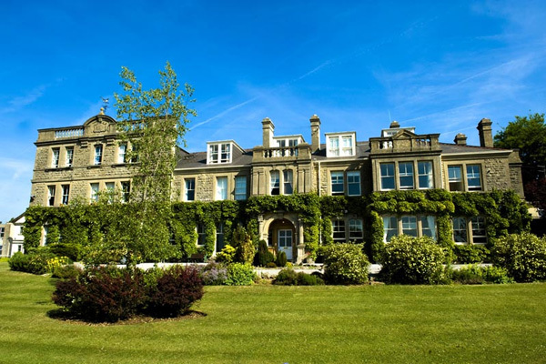 Здание Monkton Combe School