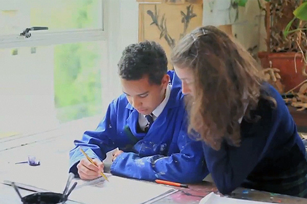 Студенты Monkton Combe School на занятиях