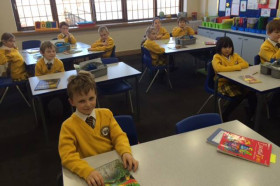 Студенты Queen Ethelburga's College на занятиях