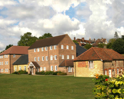 Здание Sherborne International College