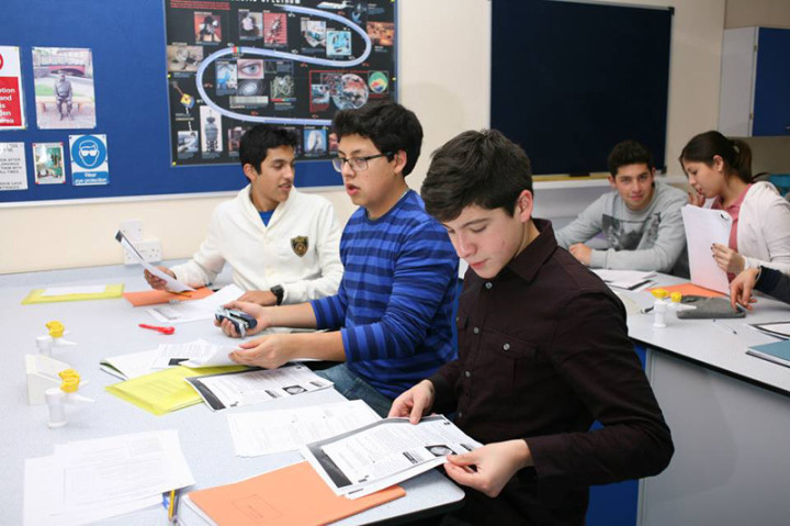 Студенты St. Andrew's College на занятиях