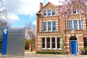 Здание St. Clare’s