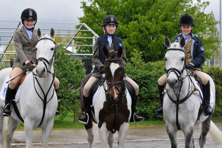 Студенты St.Mary’s Calne занимаются конным спортом