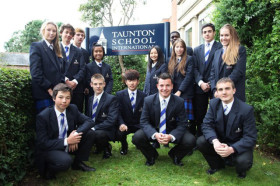 Студенты Taunton School International