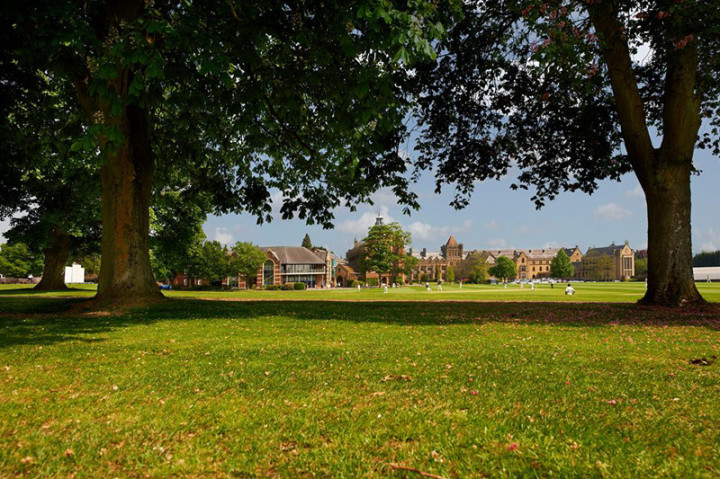 Территория Tonbridge school