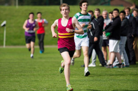 Студенты Tonbridge school занимаются бегом