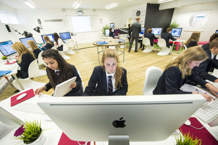 Студенты Trent College на занятиях