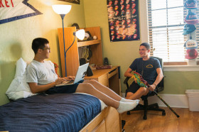 Жилая комната для студентов Admiral Farragut Academy