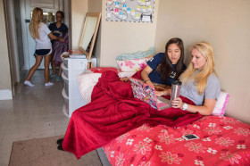 Жилая комната для студентов Admiral Farragut Academy