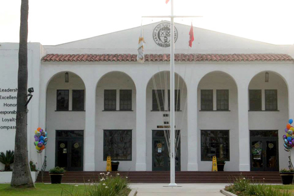 Здание Army and Navy Academy