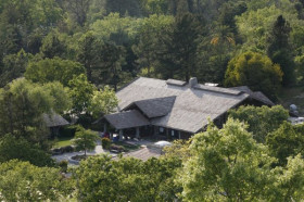 Здание Athenian School